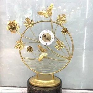 AWOKZA Table Clock Modern Butterfly Pattern Design Home Desktop Clock Living Room Creative Decoration Light Luxury Desk Clock Clock Decorative Clock(AW-09)
