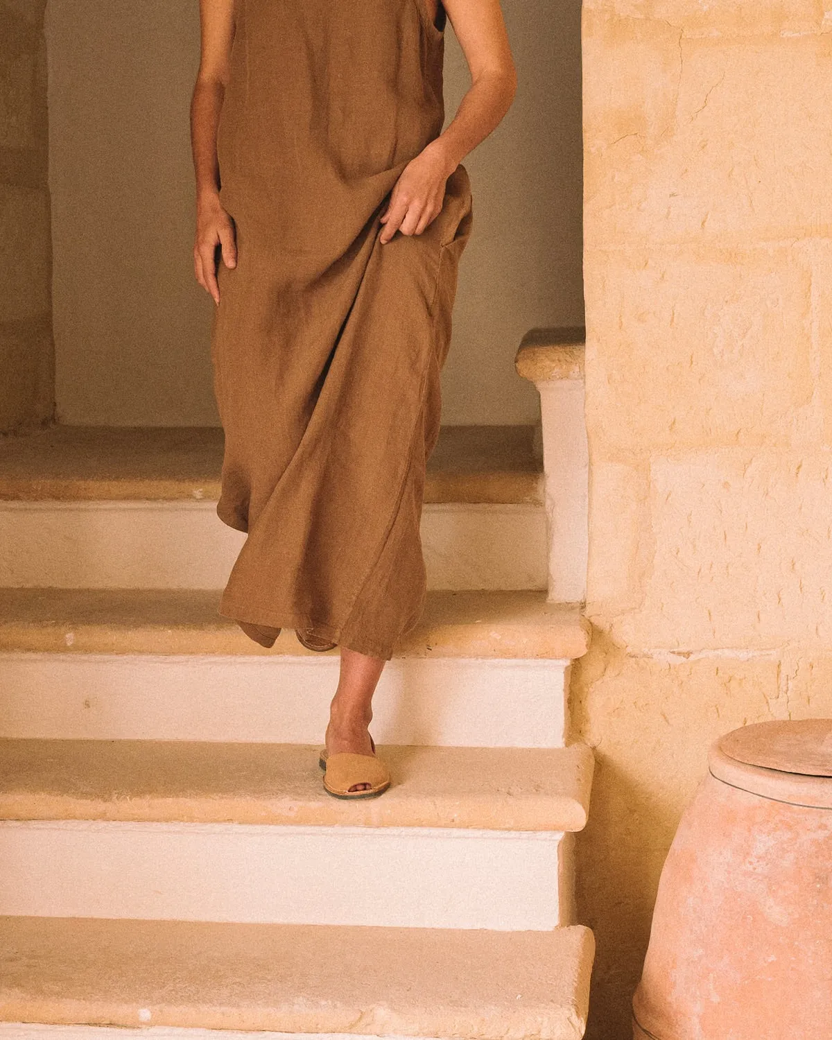 Carmen - Linen Dress in Brown