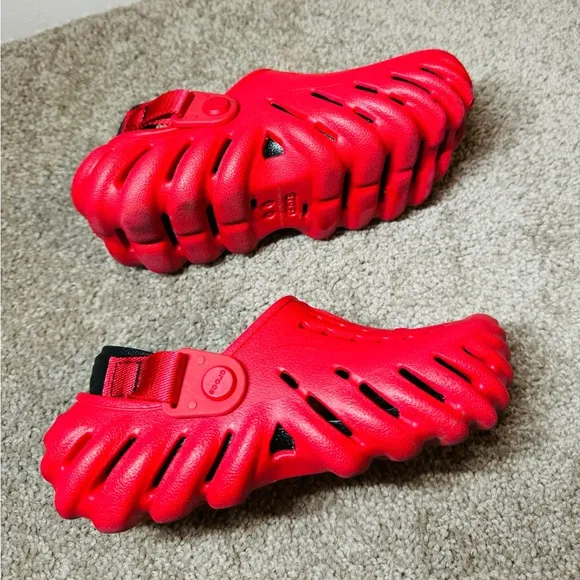 CROCS ECHO CLOG VARSITY RED Size J1