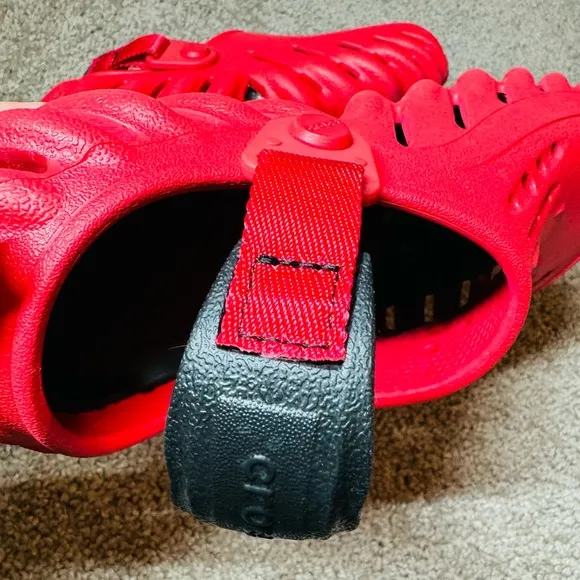 CROCS ECHO CLOG VARSITY RED Size J1