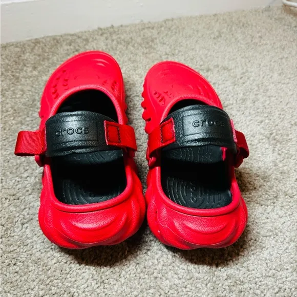 CROCS ECHO CLOG VARSITY RED Size J1