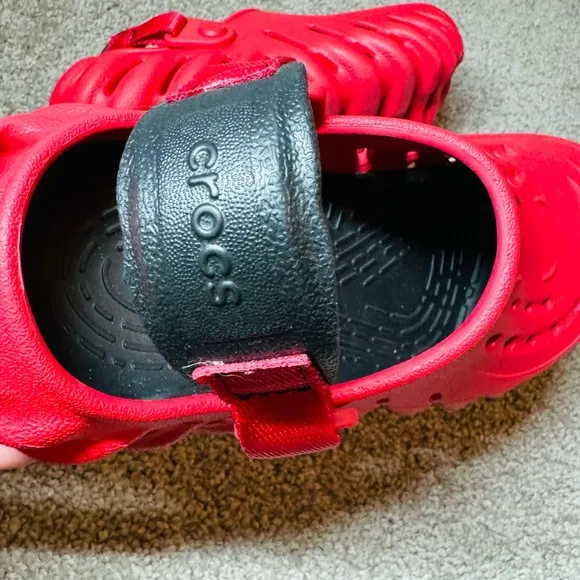 CROCS ECHO CLOG VARSITY RED Size J1