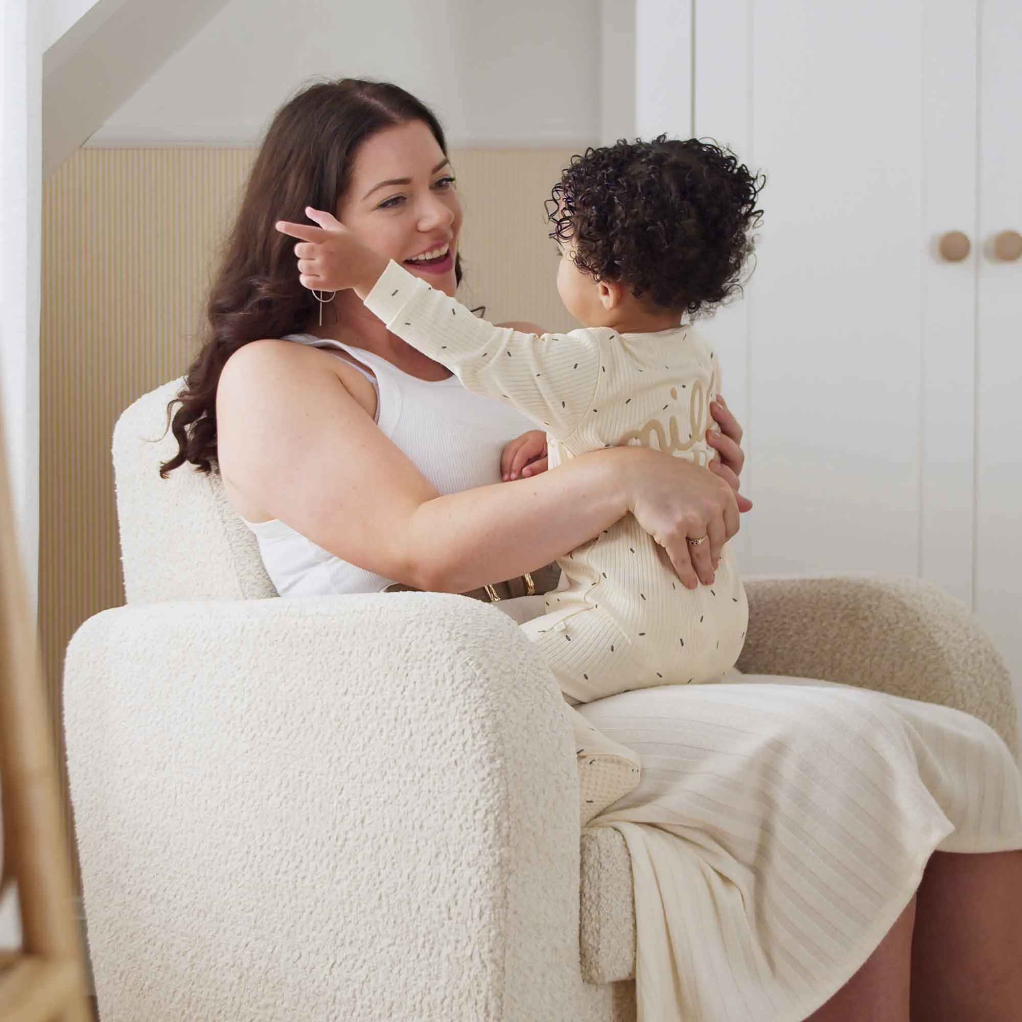 CuddleCo Etta Nursing Chair in Boucle Mushroom