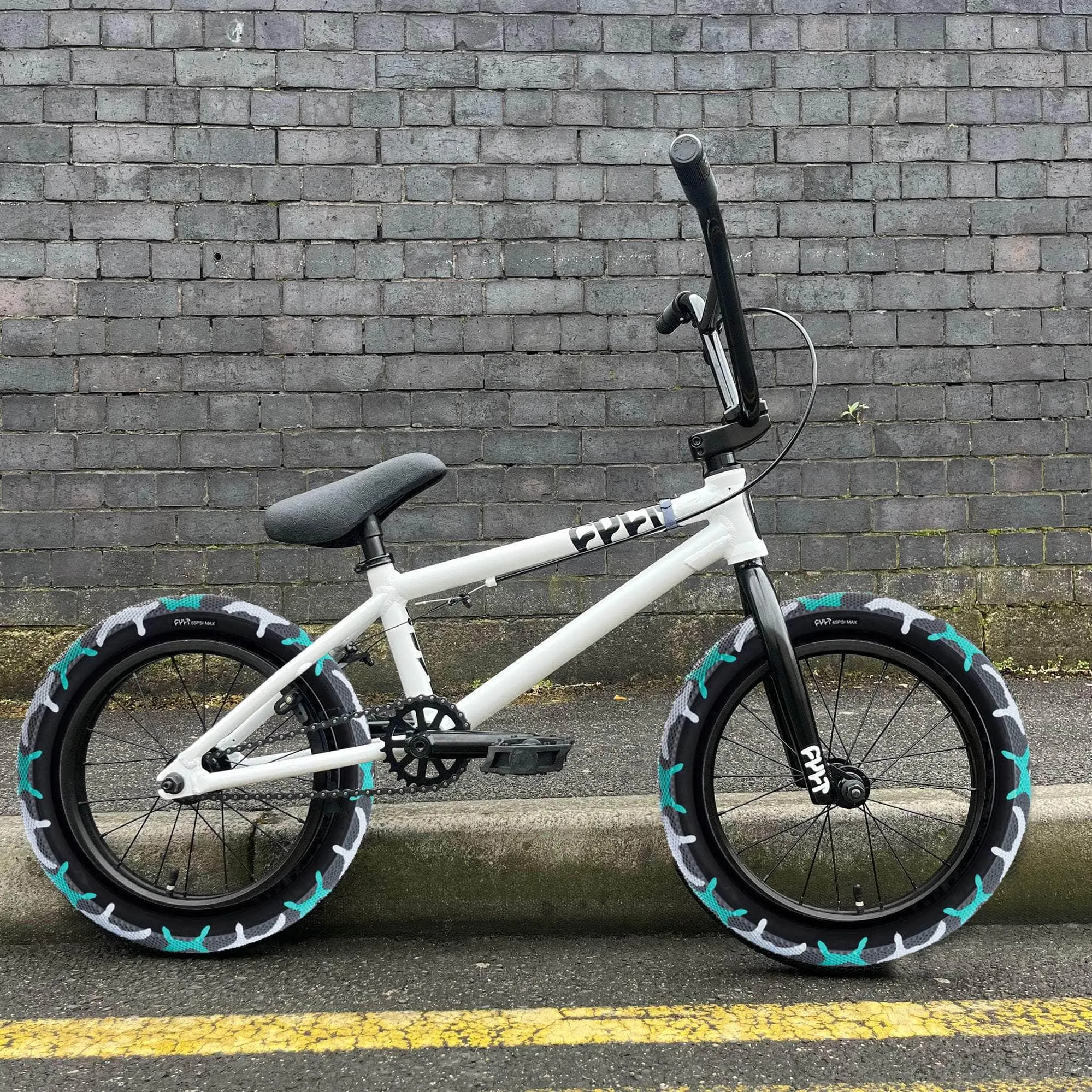 Cult 2025 Juvenile 16 Inch Bike White with Teal Camo Vans Tyres