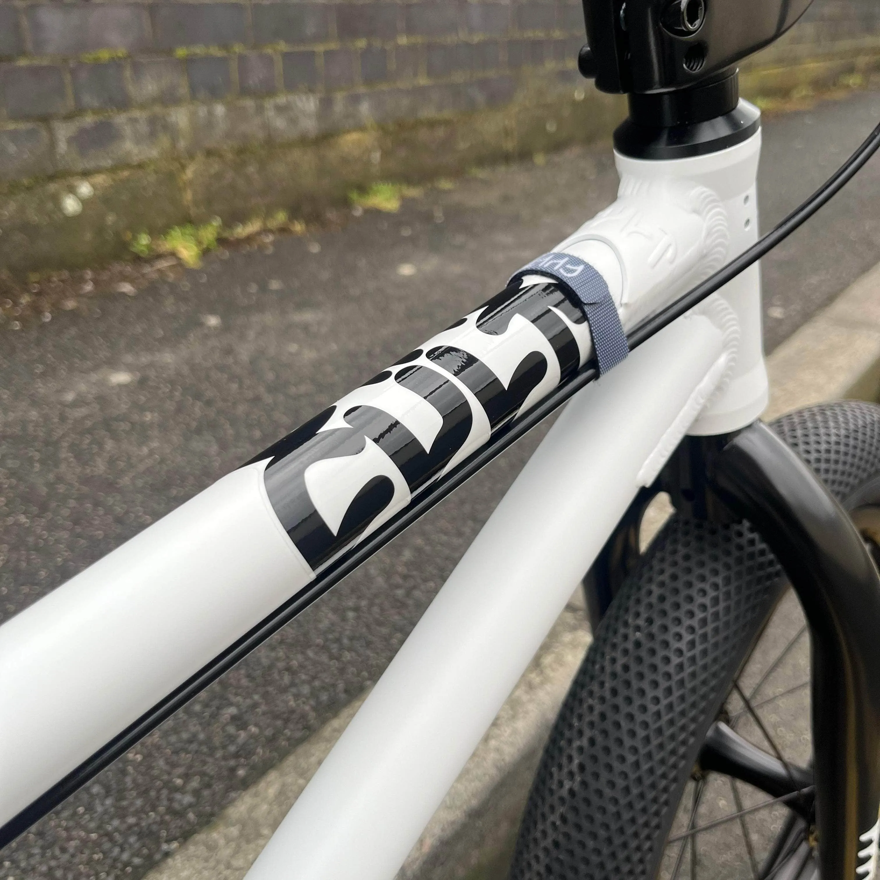 Cult 2025 Juvenile 16 Inch Bike White