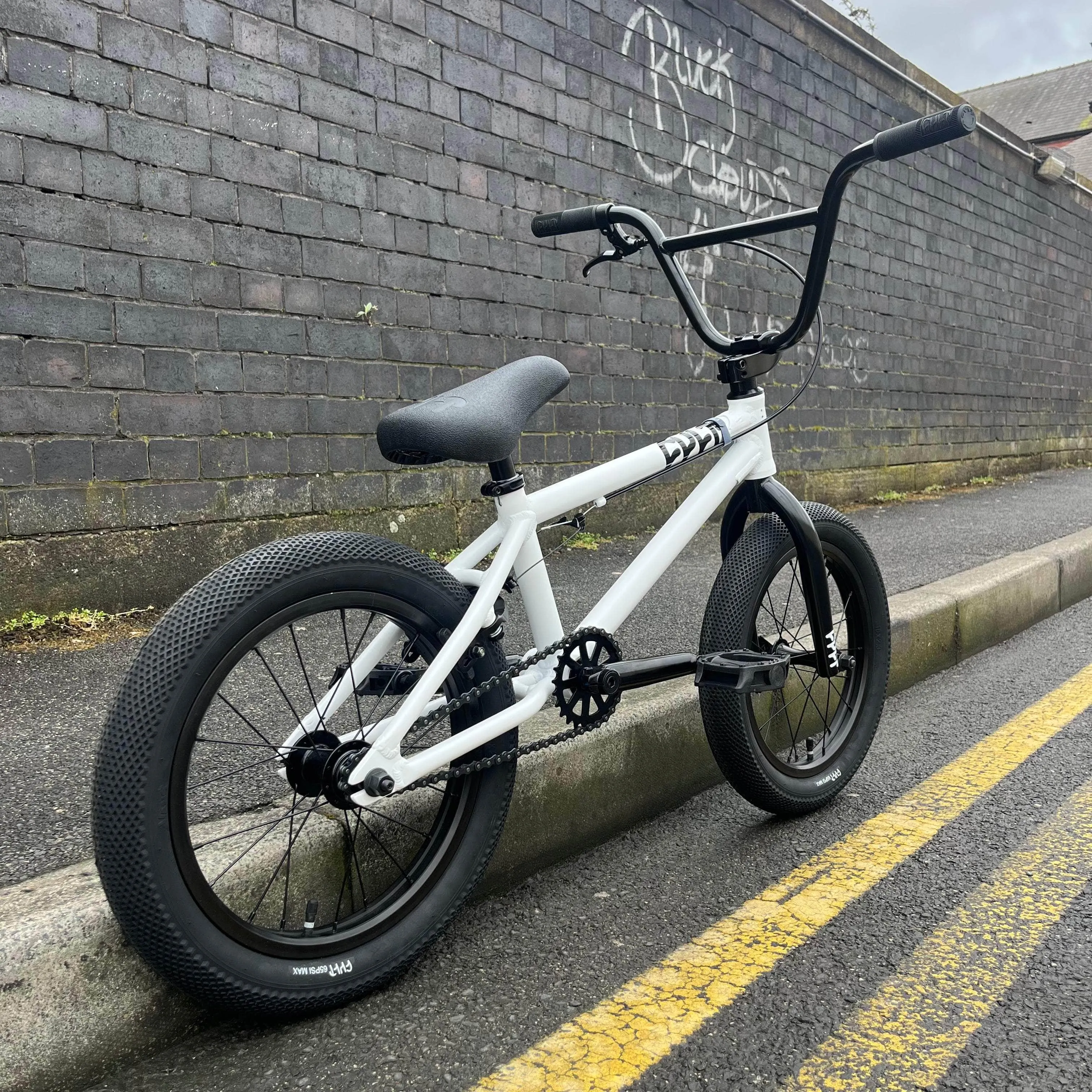 Cult 2025 Juvenile 16 Inch Bike White