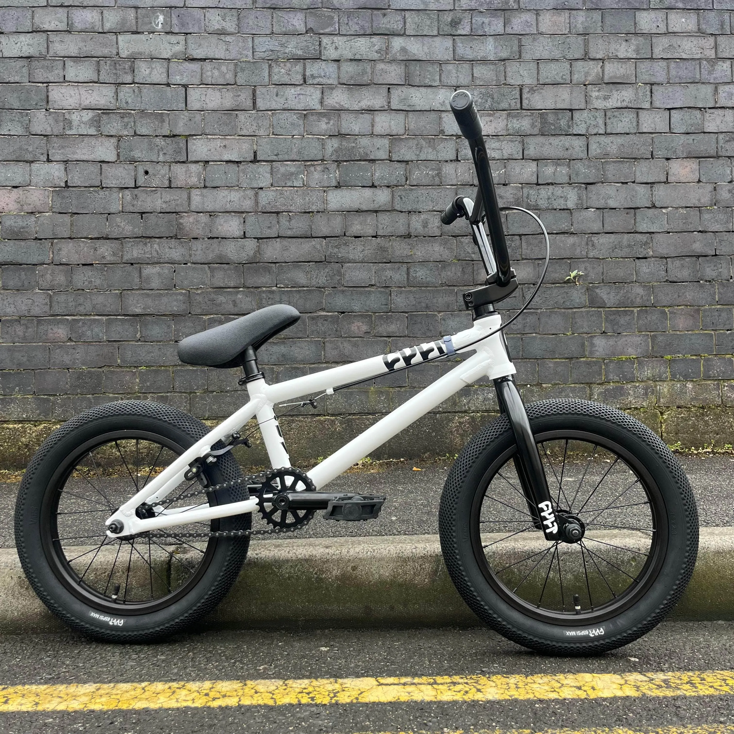 Cult 2025 Juvenile 16 Inch Bike White