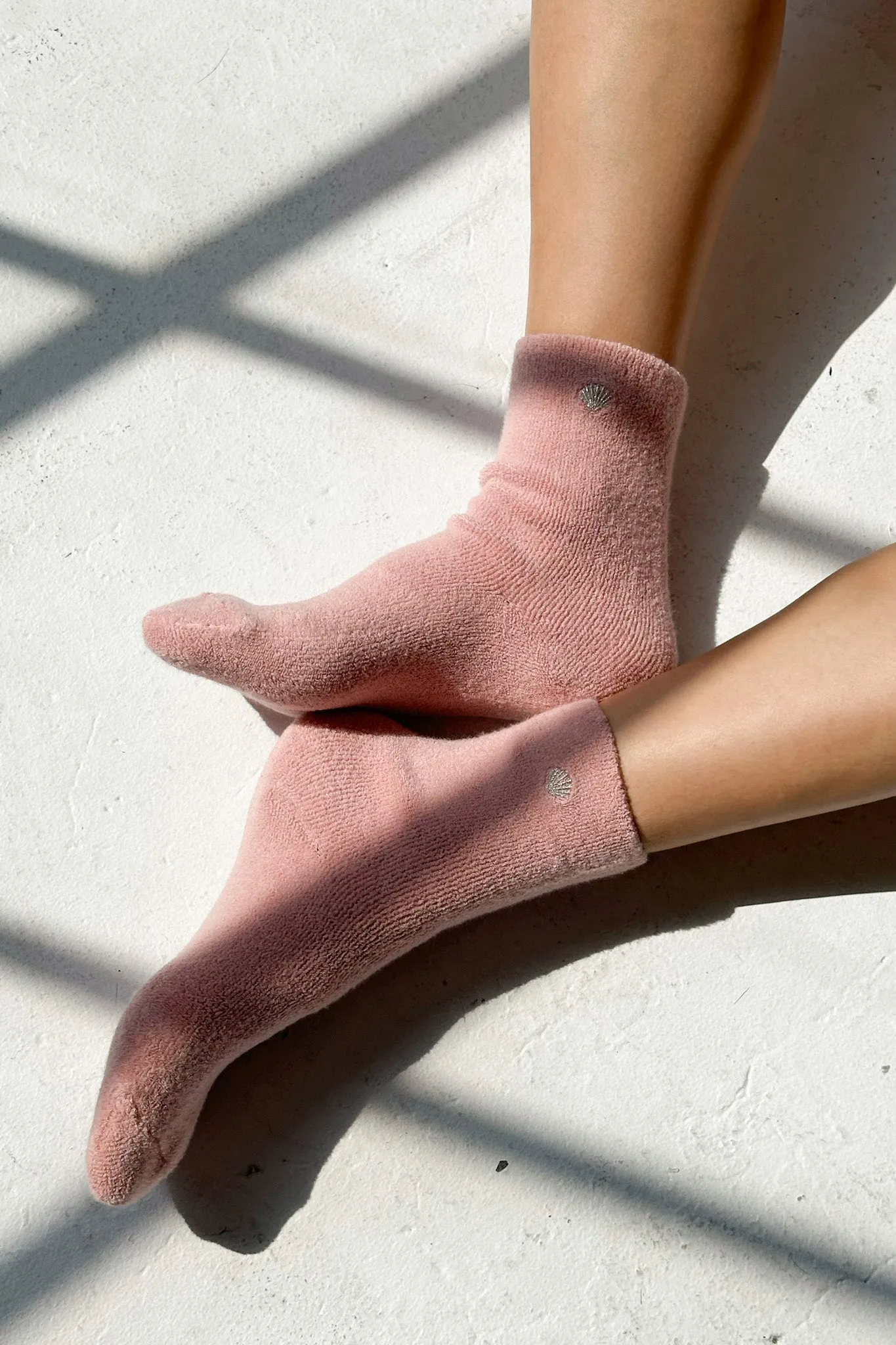 Embroidered Cloud Socks - Pink Rosé   Silver Seashell
