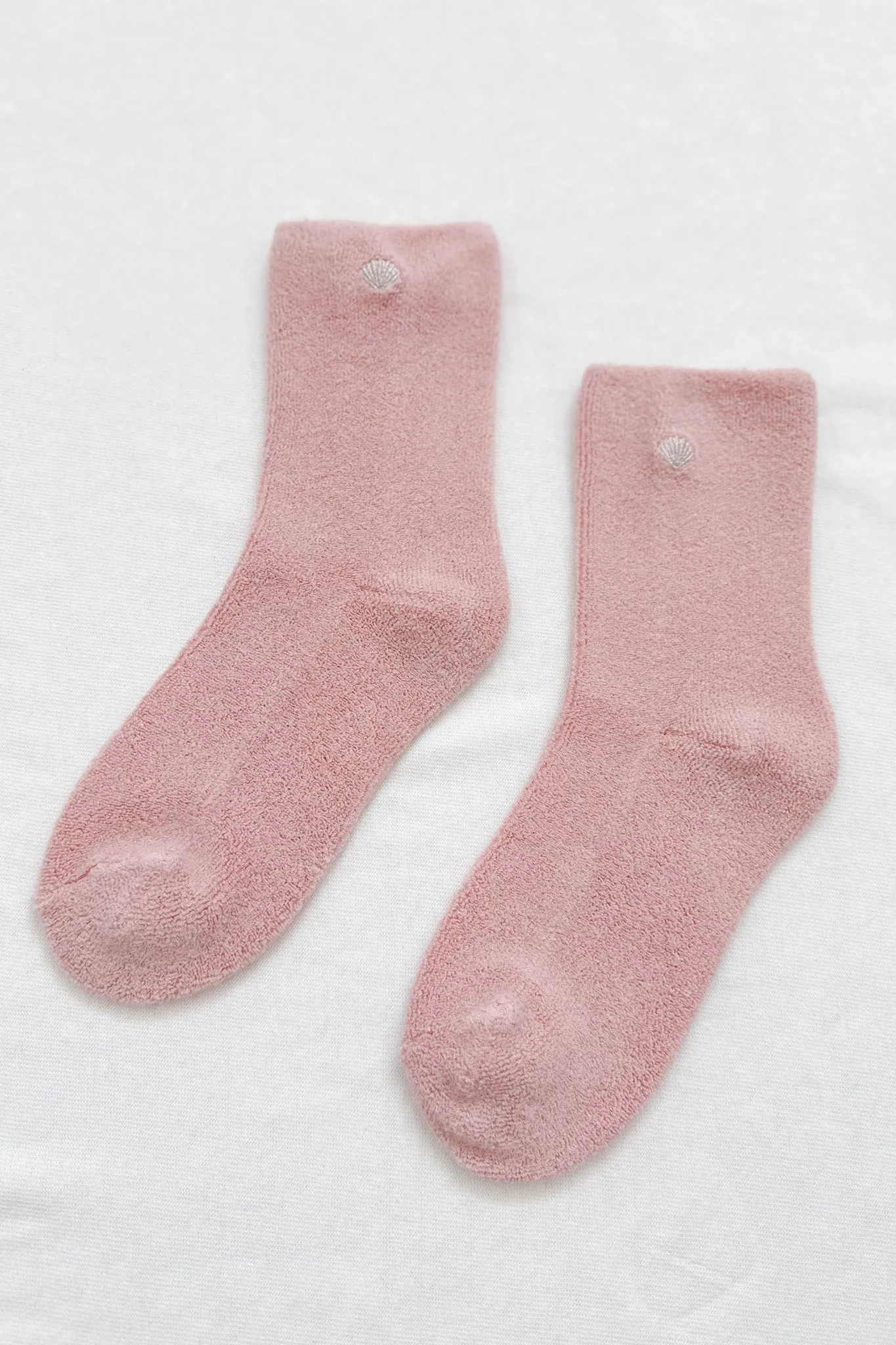 Embroidered Cloud Socks - Pink Rosé   Silver Seashell