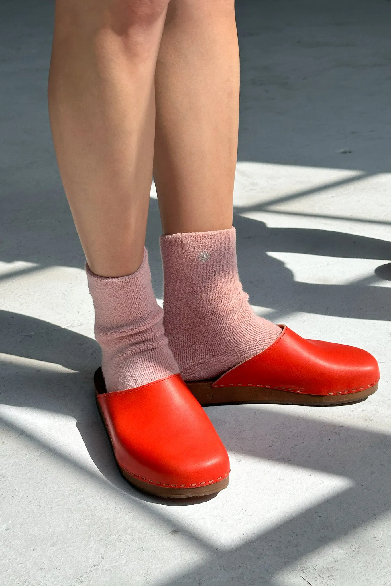 Embroidered Cloud Socks - Pink Rosé   Silver Seashell