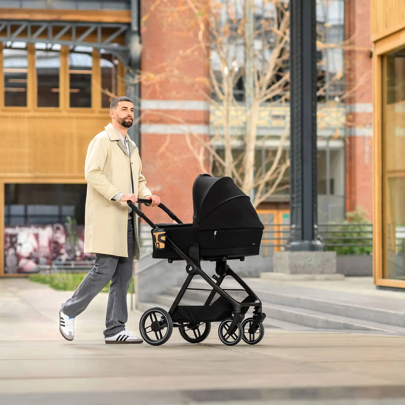 Maxi Cosi Oxford Essential Bundle with Accessories - Twillic Black