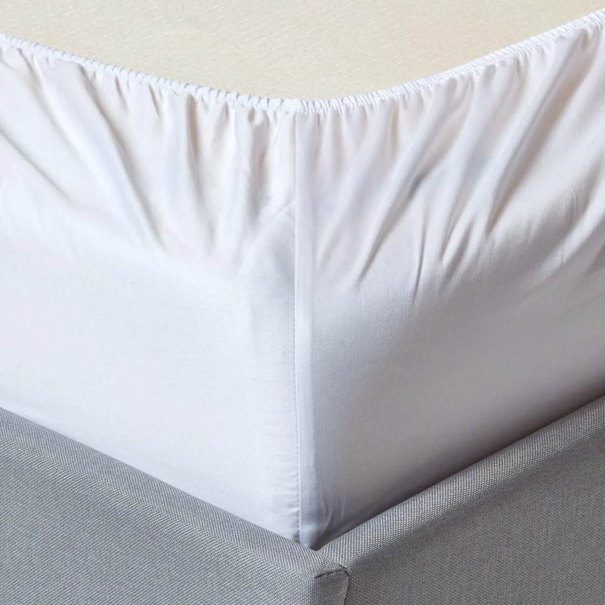 Simon Baker White 200 Thread Count Cotton Percale Fitted Sheet