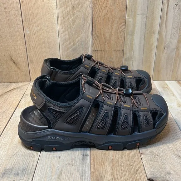 Skechers  MEN'S Relaxed Fit: Tresmen - Outseen Slip-On Sandals
