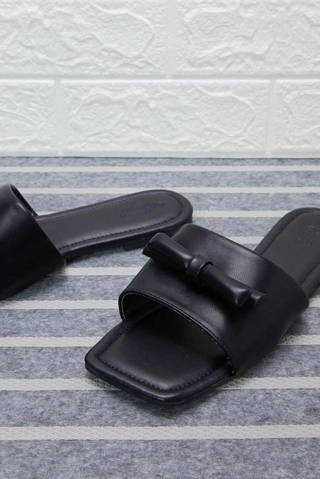 Women Black Bow Trim Mule