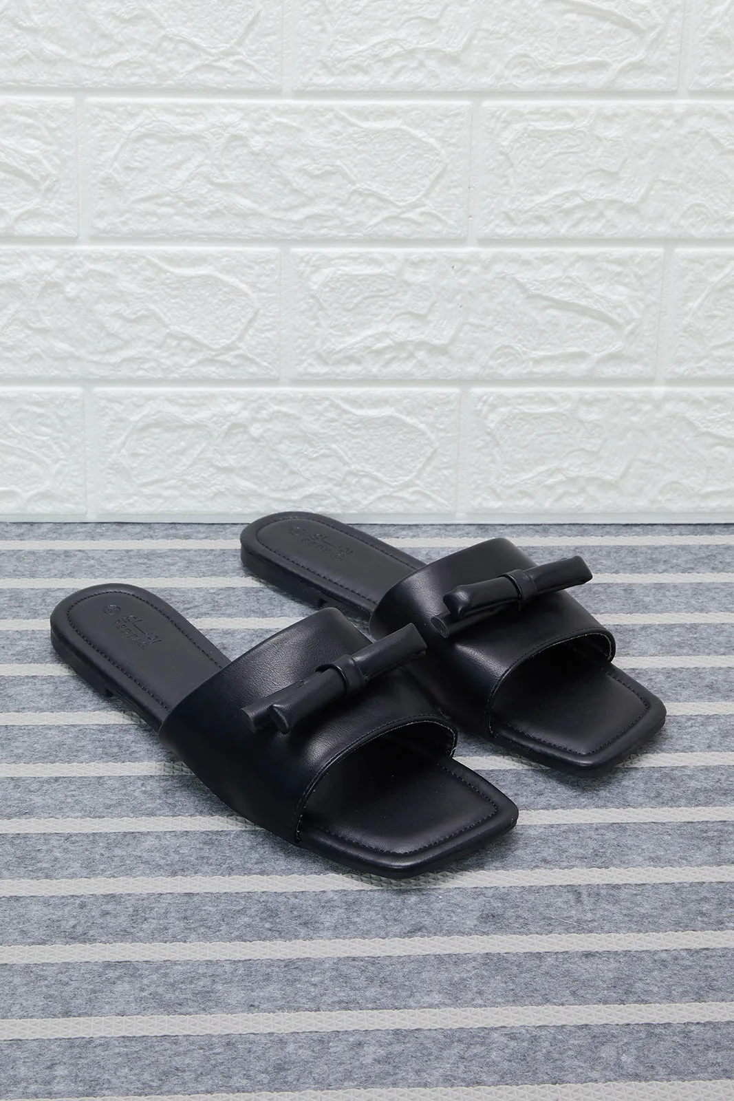 Women Black Bow Trim Mule
