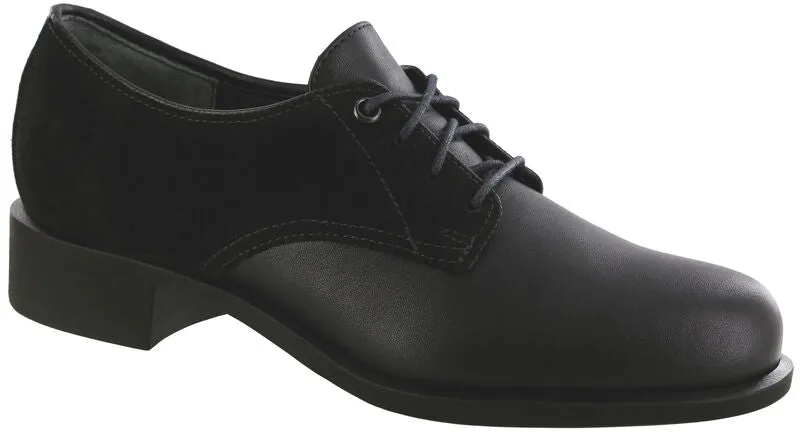 Women's Annex Oxford Dress Shoe in Caviar