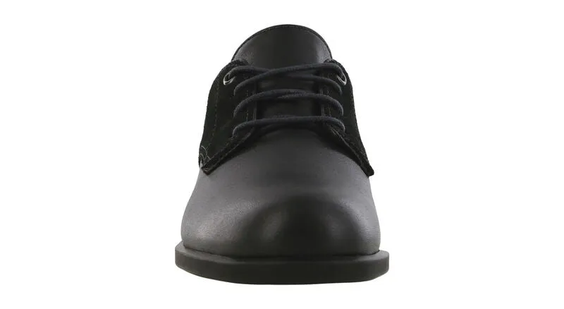 Women's Annex Oxford Dress Shoe in Caviar